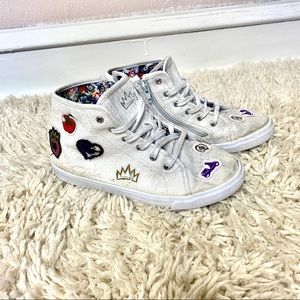 descendants converse